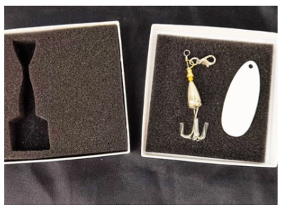 boxed sublimation fishing lure with white spinner for sublimation